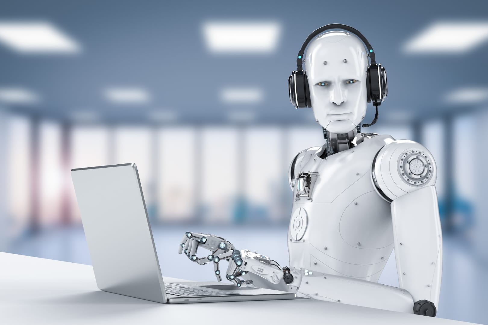 AI Act: Humanoider Roboter mit Headset arbeitet an einem Laptop